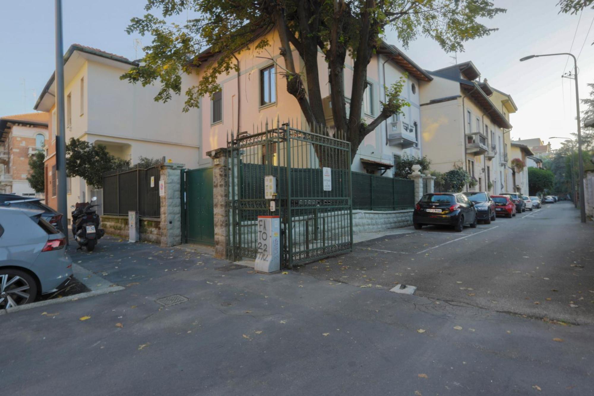 Fiera Milano-City Life Free Parking Villa Anglia' S Bridge Milão Exterior foto